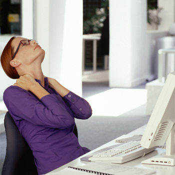 仕事の天敵「猫背」を改善する方法のイメージ画像