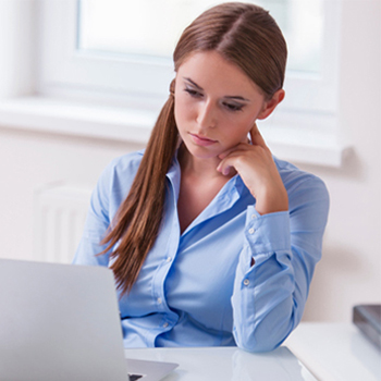 シンプルな文章と視覚的な工夫で、“通る”提案書を書くのイメージ画像